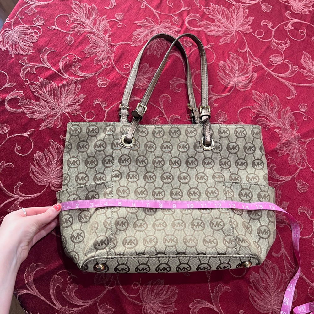 Michael Kors vintage tan & beige monogram tote purse leather adjustable - Picture 13 of 16